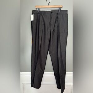 *NWT* Dockers’ D3 Classic Fit Signature Khaki Pants in Gray Herringbone, 36x32